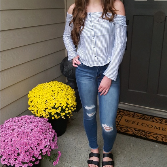 Pinstriped button up off the shoulder longsleeve - Picture 2 of 3